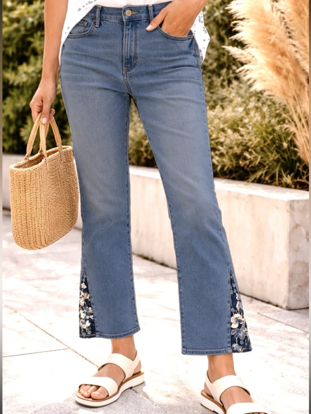 Driftwood Embroidered Hem Jeans Boho Crop Straight Light Wash 33 Waist